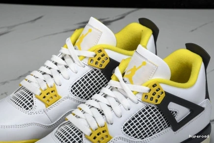 Hyperoad Air “VividSulfur” WMNS Jordan 4 0831